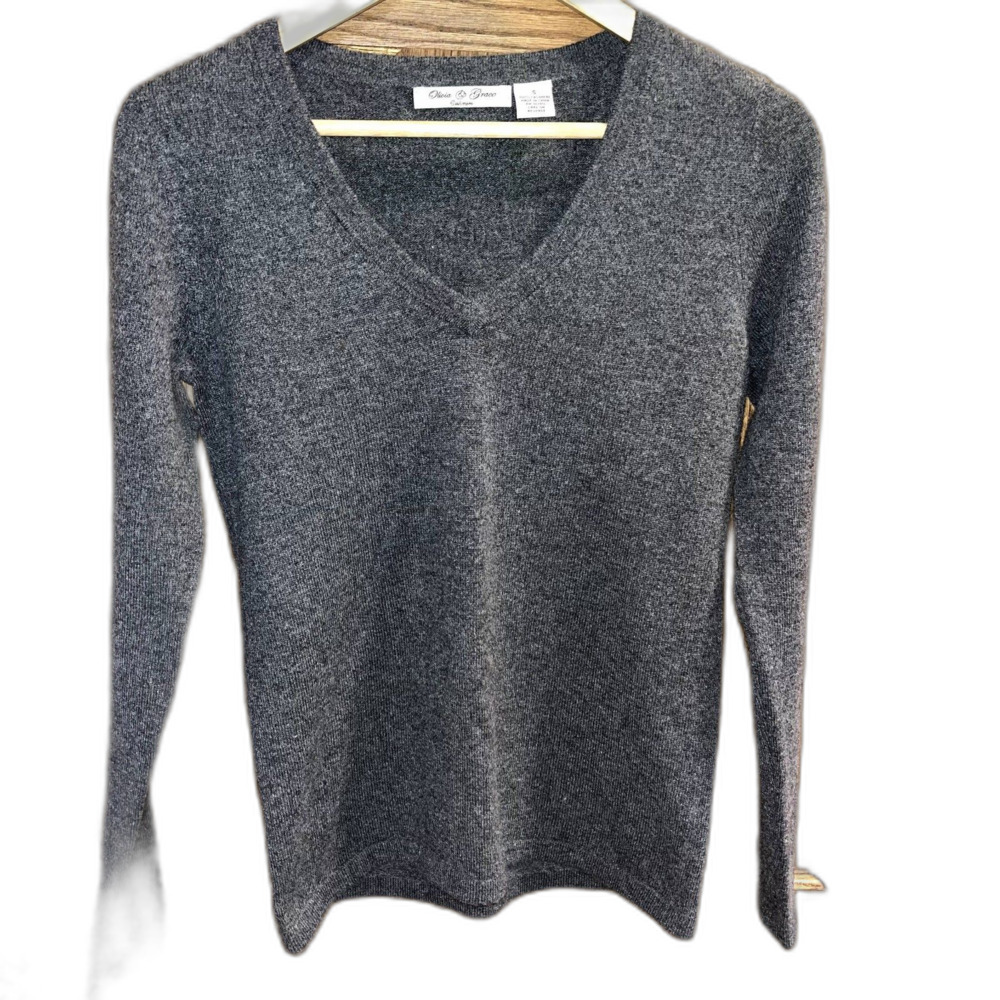Olivia and Grace Cashmere Sweater Gray Layering V Neck Cozy Minimalist Neutral S